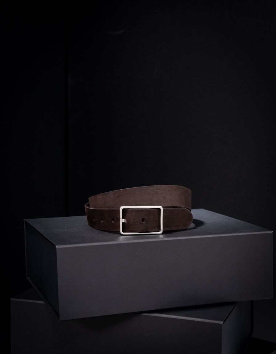 Cinturón marrón de piel certificada para hombre