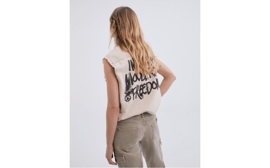 Women’s desert Terra Denim overshirt, tag print on back