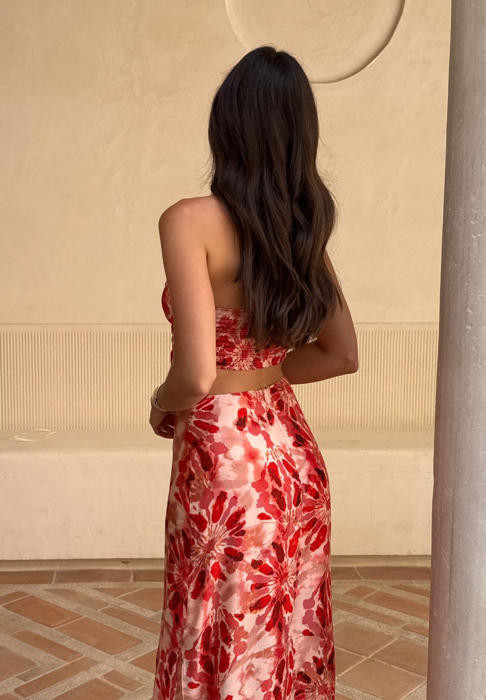Maxi-jurk met open rug in rode batikprint Dames