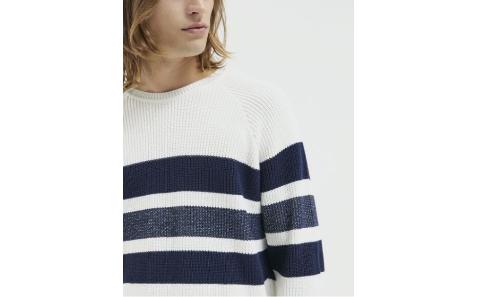 Men’s off-white knit sweater with navy sailor stripes