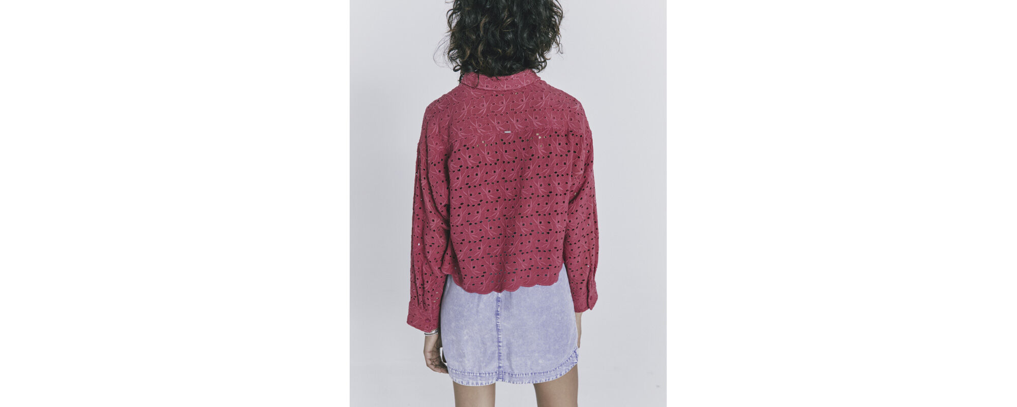 Women’s raspberry pink eyelet embroidery cropped shirt