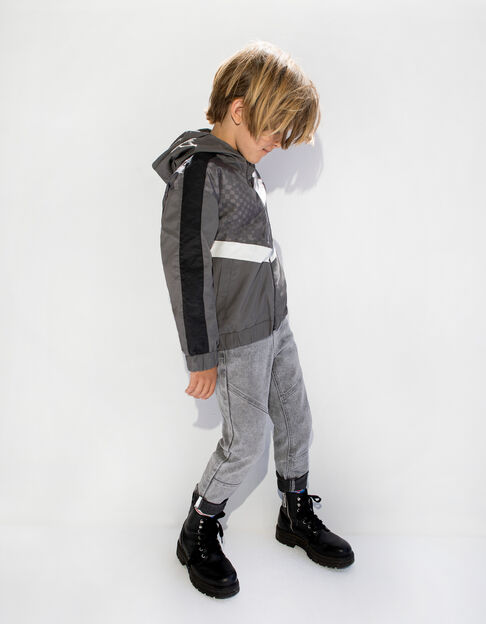 Boys’ grey windcheater with checkerboard lining