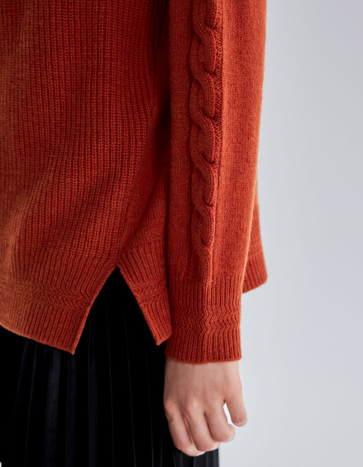 Terrakottaroter Damenstrickpullover mit gravierten Knöpfen-6