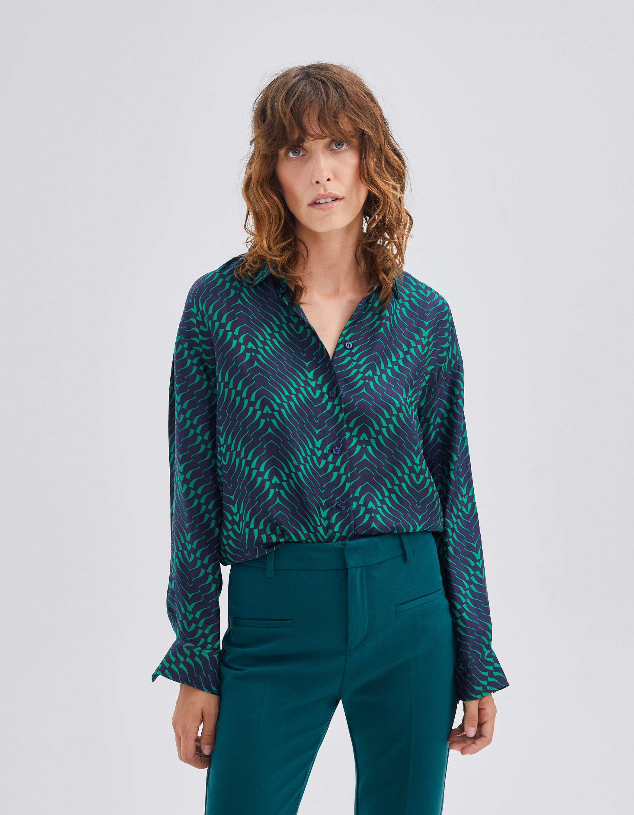 Chemise marine a imprime geometrique Femme