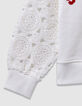 Sudadera blanca mangas ganchillo calado niña-7