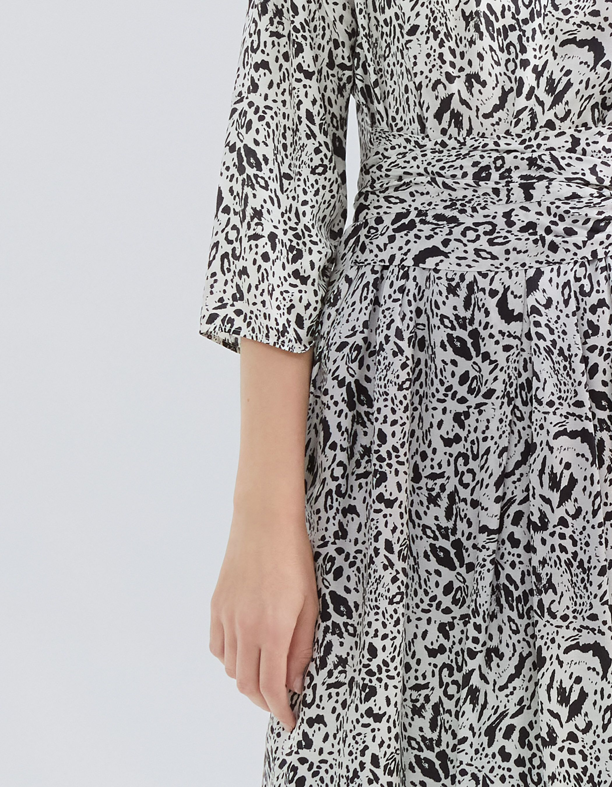 Vestido midi discount blanco y negro