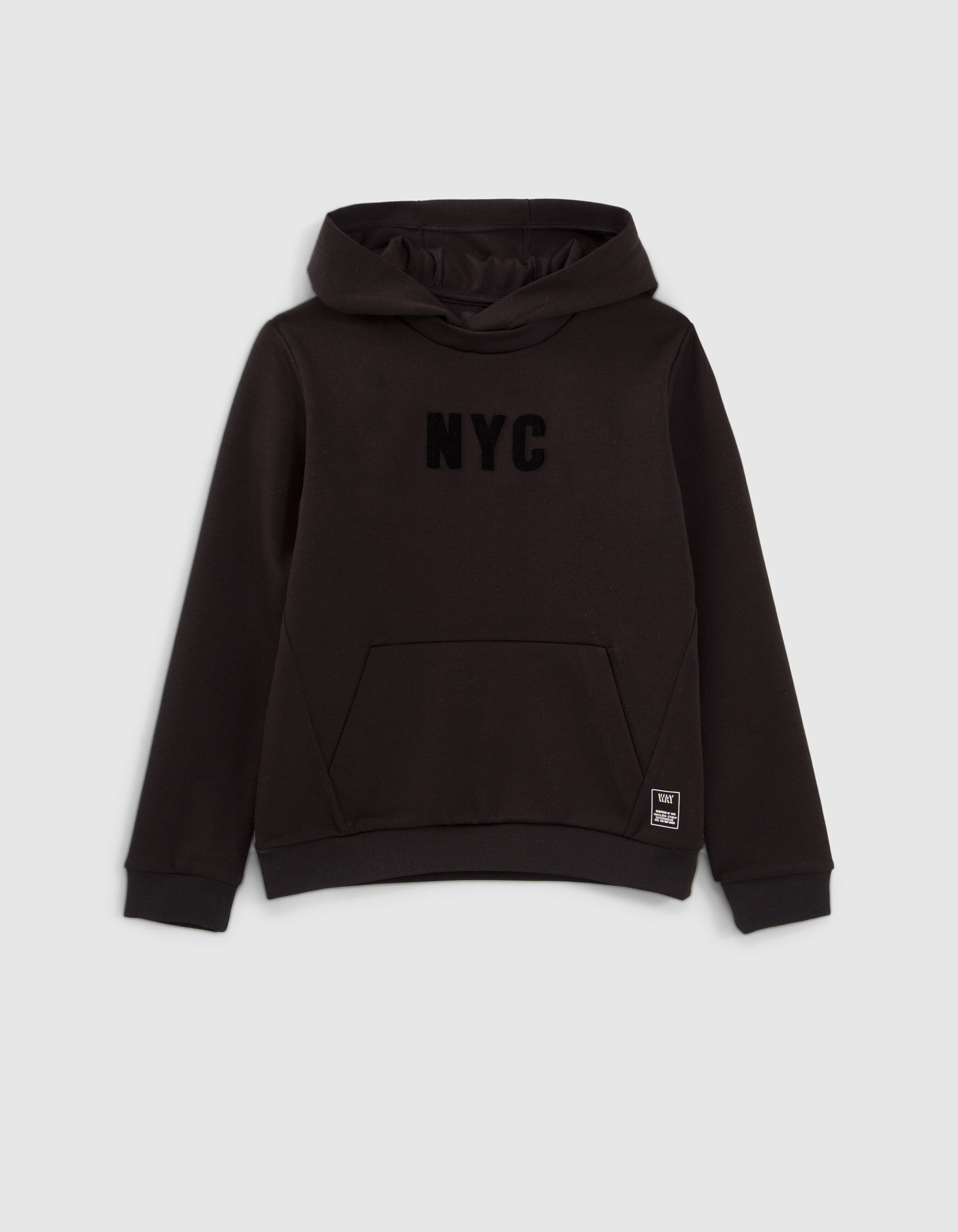 Sudadera negra marcas cuello relieve ni o