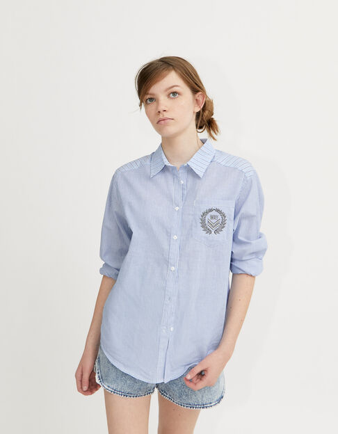 Camisa light blue con rayas en contraste niña
