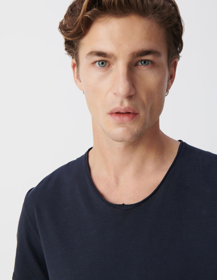 Camiseta L'Essentiel azul cuello V para hombre-4