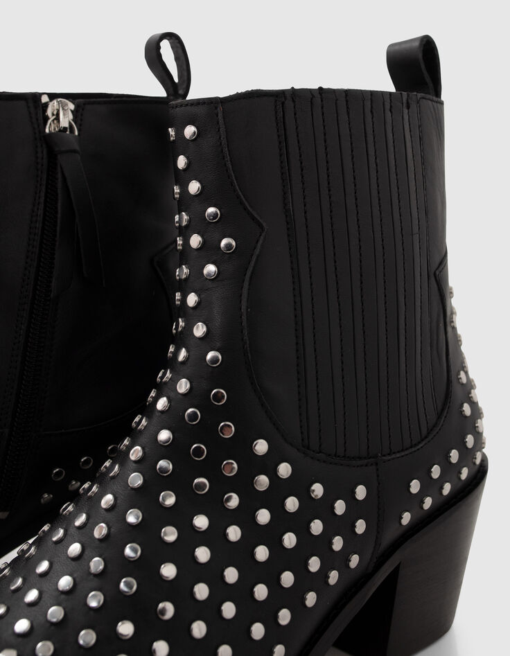 Boots chelsea en cuir coloris noir clous allover femme-7