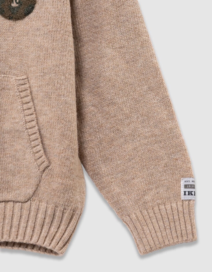 Beiger Jungen-Kapuzenpulli melierter Strick Zahlenbadge-8 Beiger Jungen-Kapuzenpulli melierter Strick Zahlenbadge-8