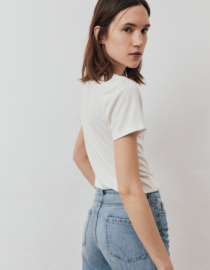 Tee-shirt col tunisien blanc cassé poche cloutée femme-11