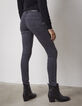 Vaqueros slim sculpt up gris franja lateral fantas&iacute;a mujer-3