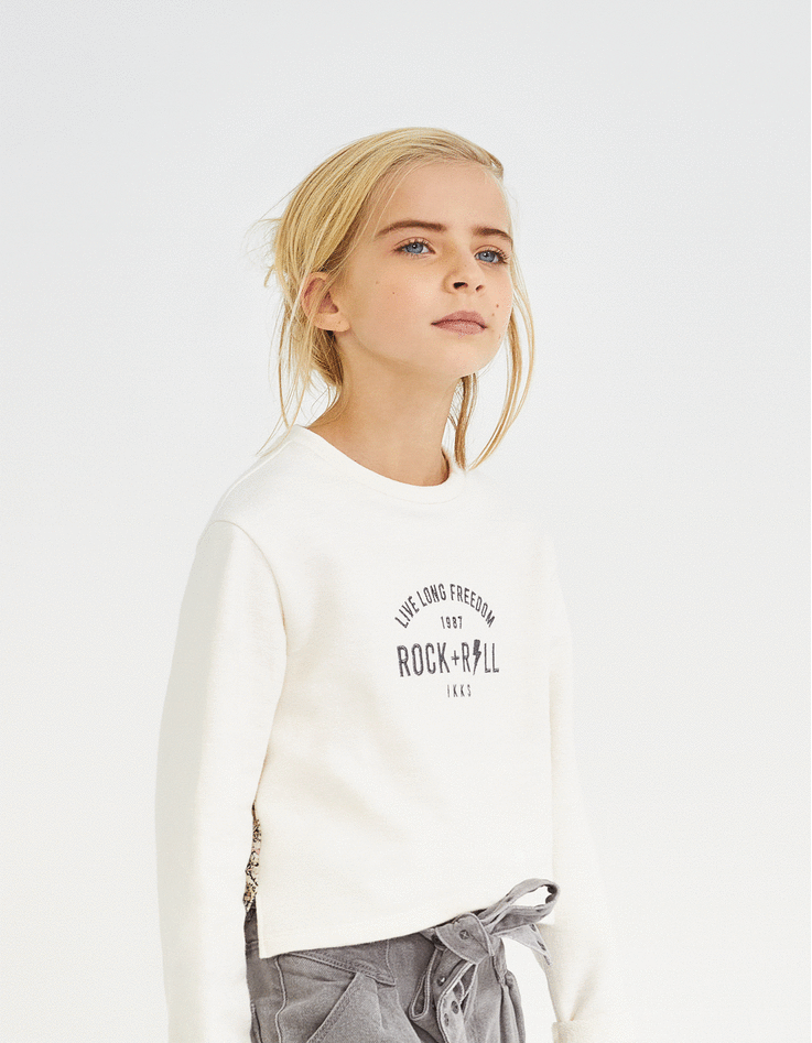 Sudadera color crudo 2 tejidos con mensaje bordado niña-6