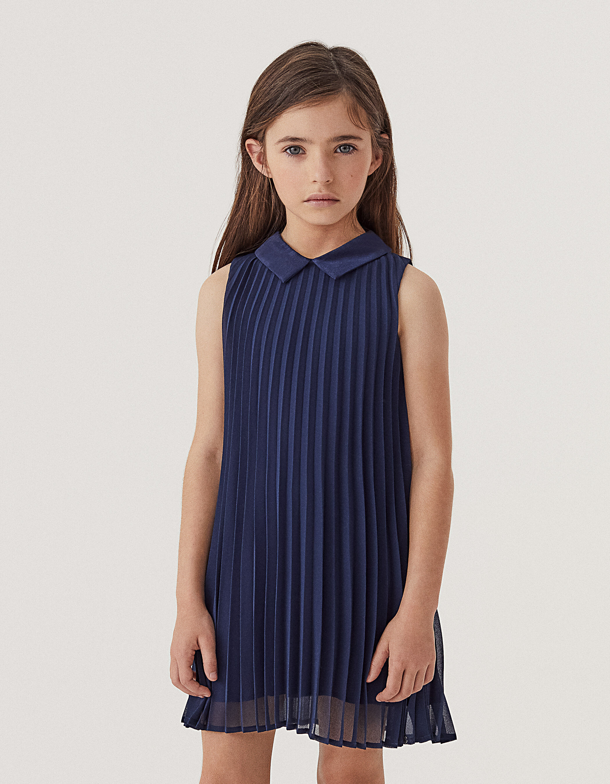 Robe navy plissee a col fille