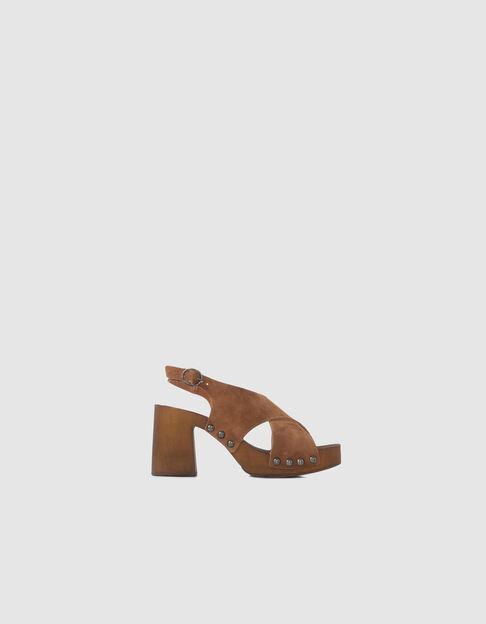 Sandales talon bois en cuir velours camel à clous Femme