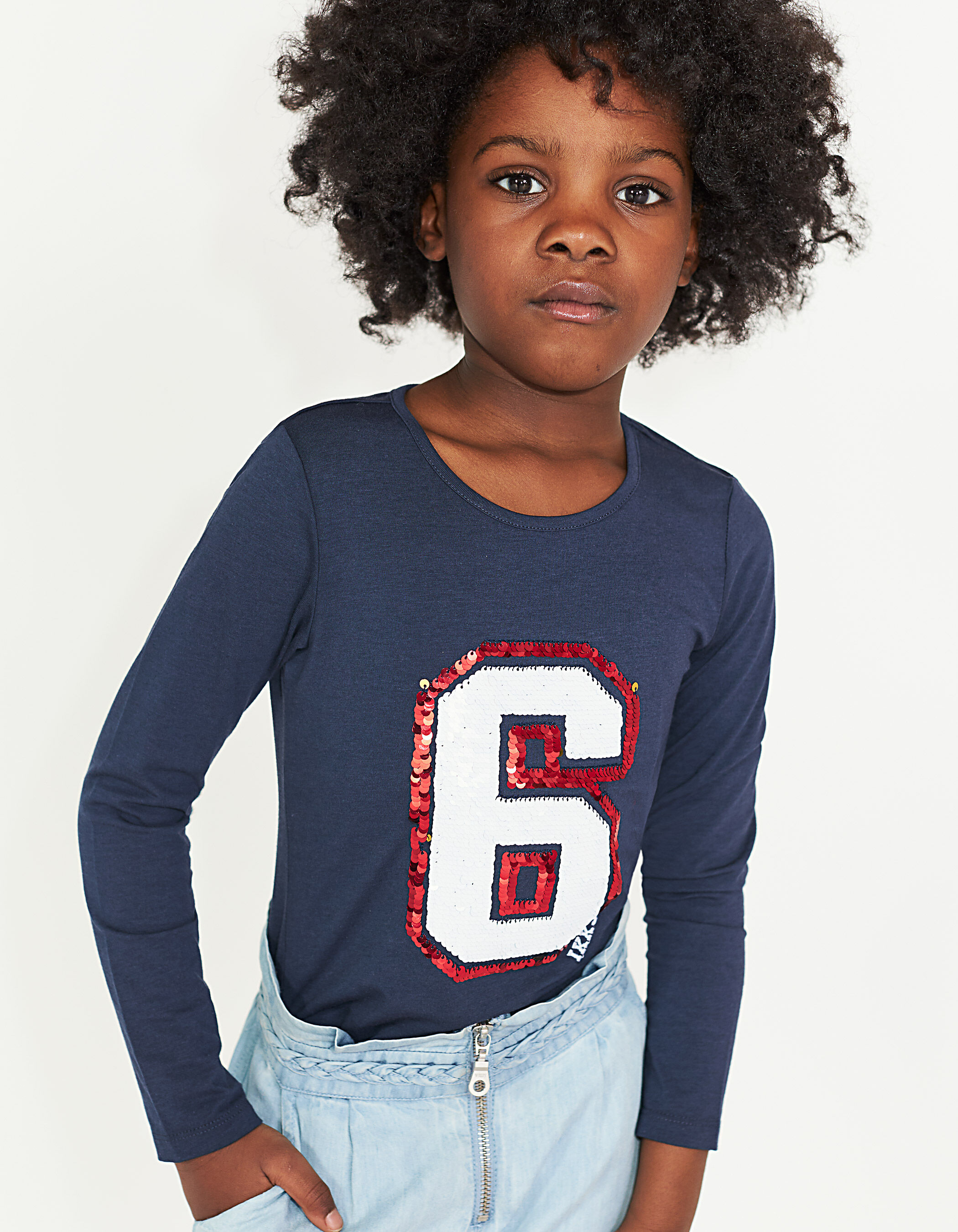 Girls navy T shirt 6 in reversible sequins