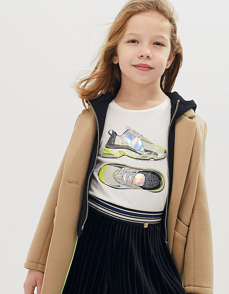 Tee-shirt blanc cassé à visuels baskets fille-1