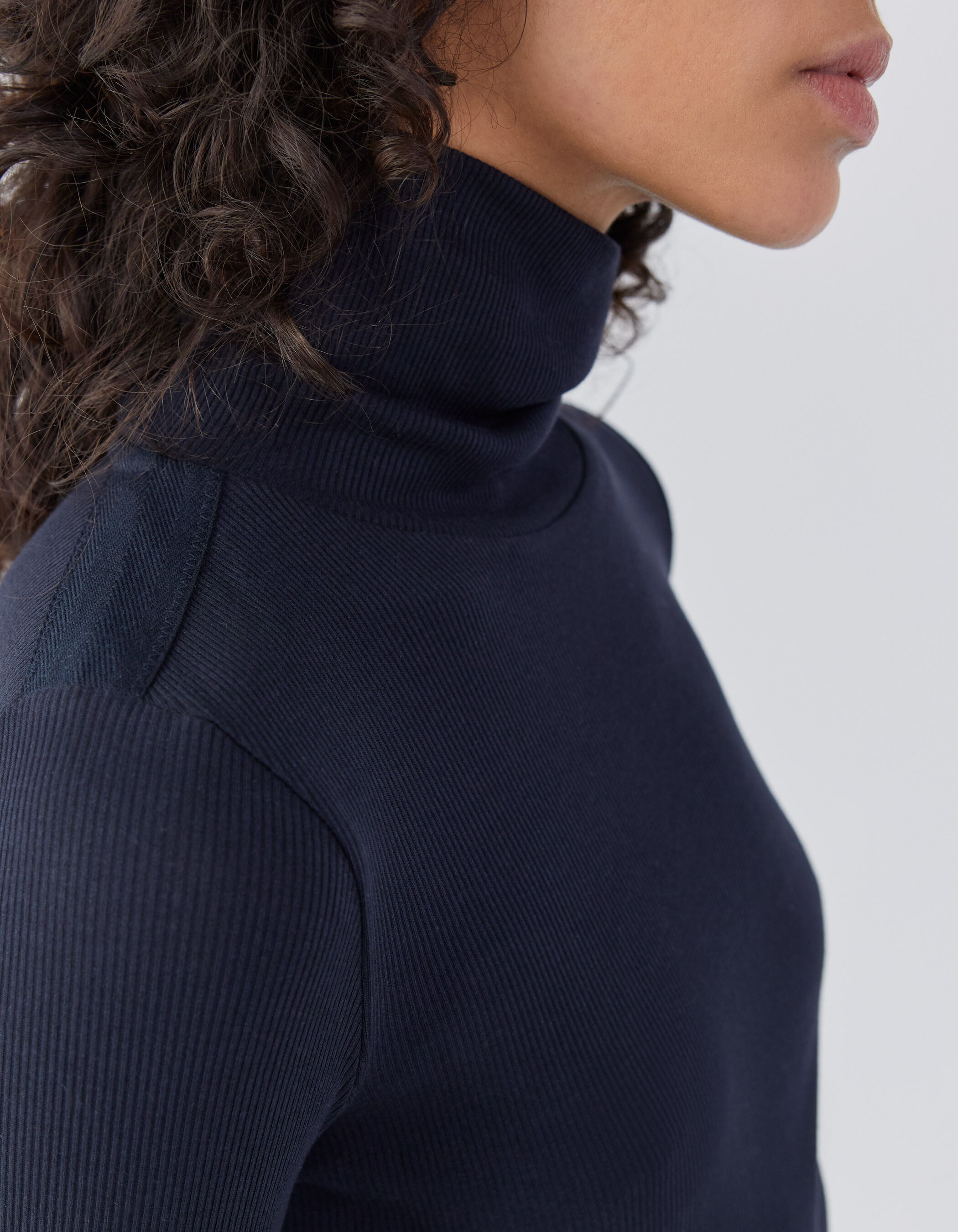 Camiseta cuello alto manga larga azul marino mujer