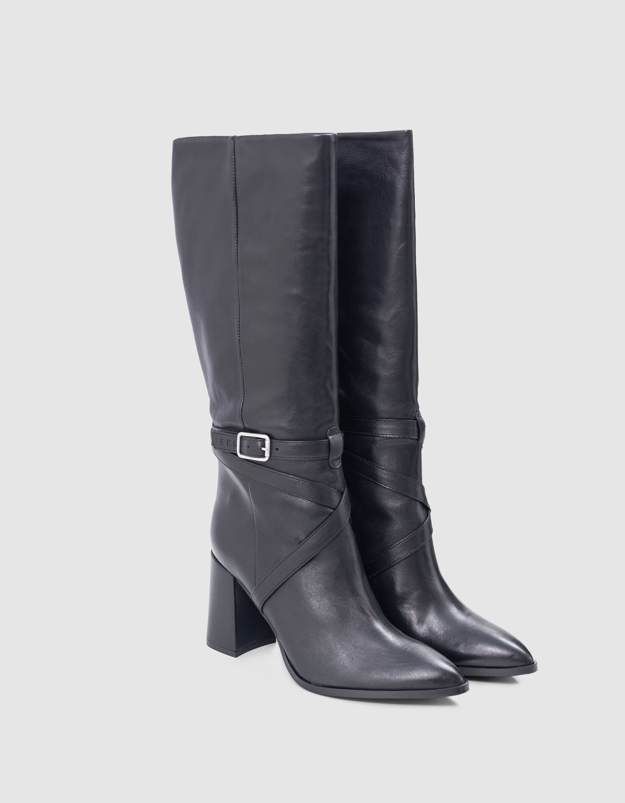 Bottes noires cuir a talon brides croisees Femme IKKS