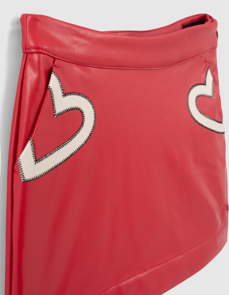 Falda rojo medio bolsillos bordados corazones niña-6