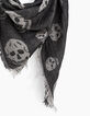 Pañuelo jacquard calavera bordes flecos mujer-2