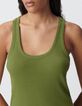 Dames-tanktop in groene ribtricot met visgraatborduursel op de rug-4