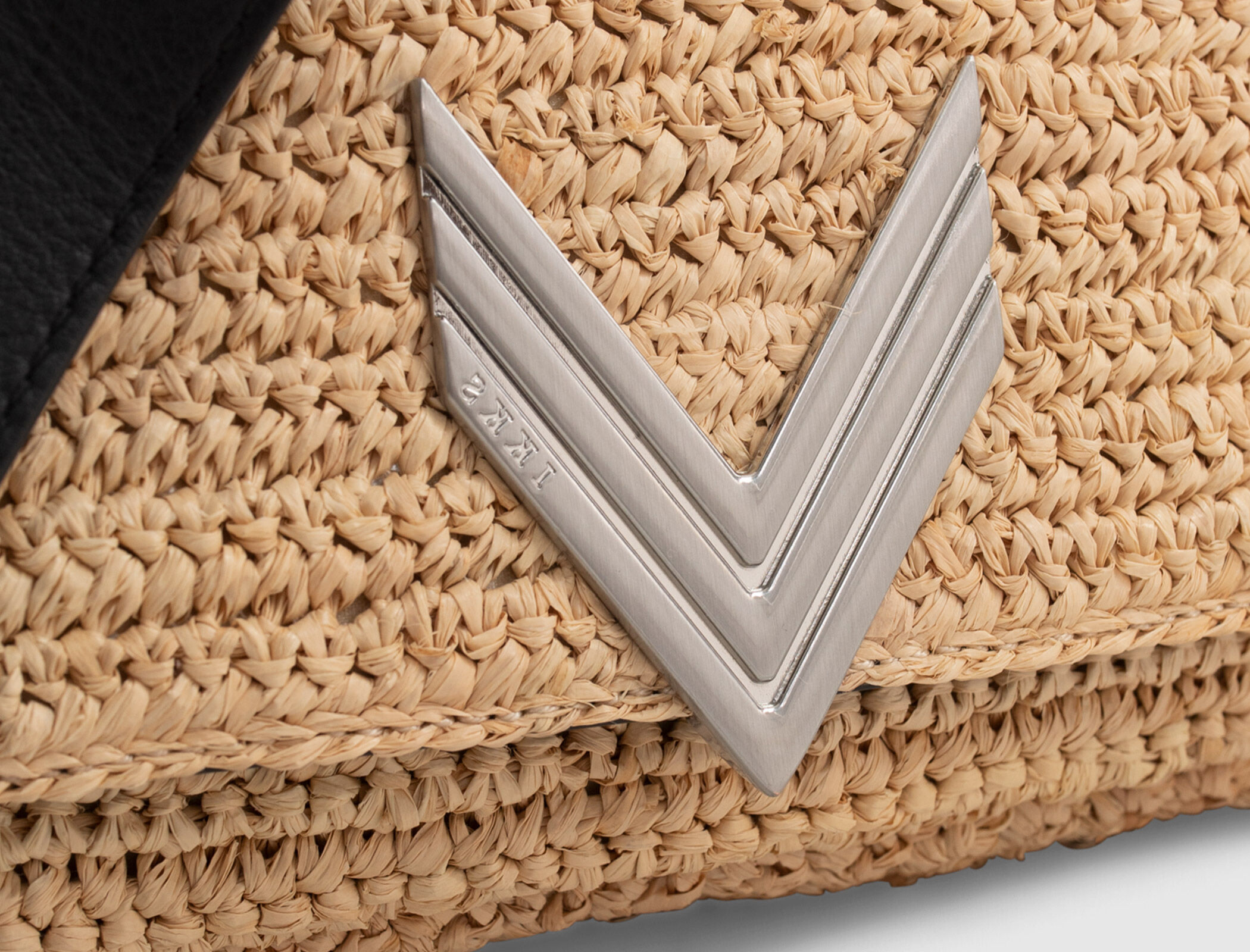 Women s woven beige raffia 111 bag