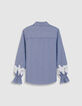 Blauw gestreept damesshirt met geborduurde bloemendetails-8