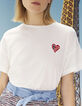 Tee-shirt en coton blanc cassé cœurs brodés poitrine femme-5