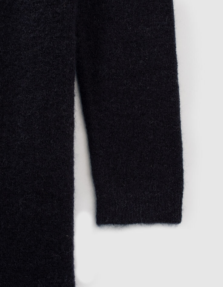 Robe tricot bleu marine en maille mousseuse détails bijoux encolure femme-3