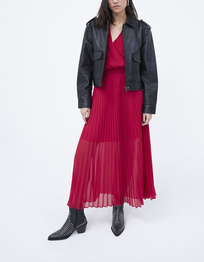 Langes, rotes Damenwickelkleid mit durchgehendem Plissee - IKKS