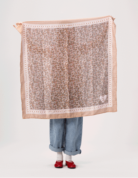 Girls’ pink square scarf, autumn flower print - IKKS