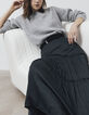 Lange zwarte damesrok met fronsels-6