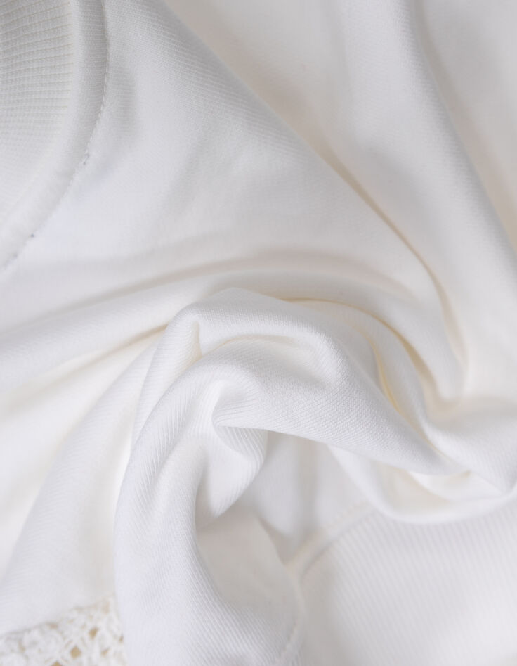 Sudadera blanca mangas ganchillo calado niña-8