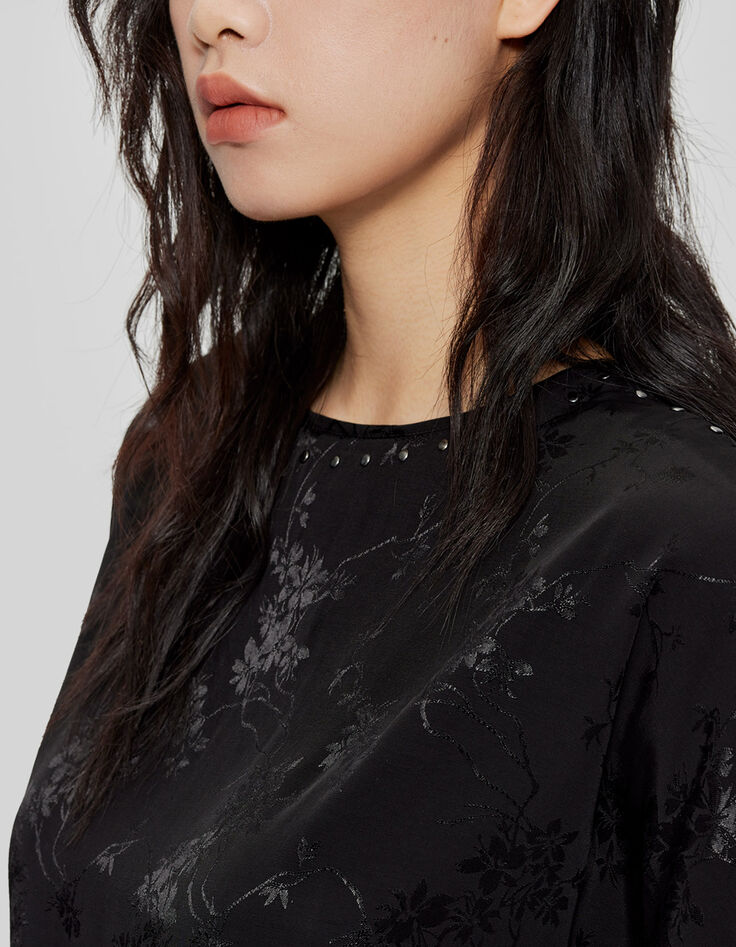 Top negro jacquard vegetal tachuelas-4
