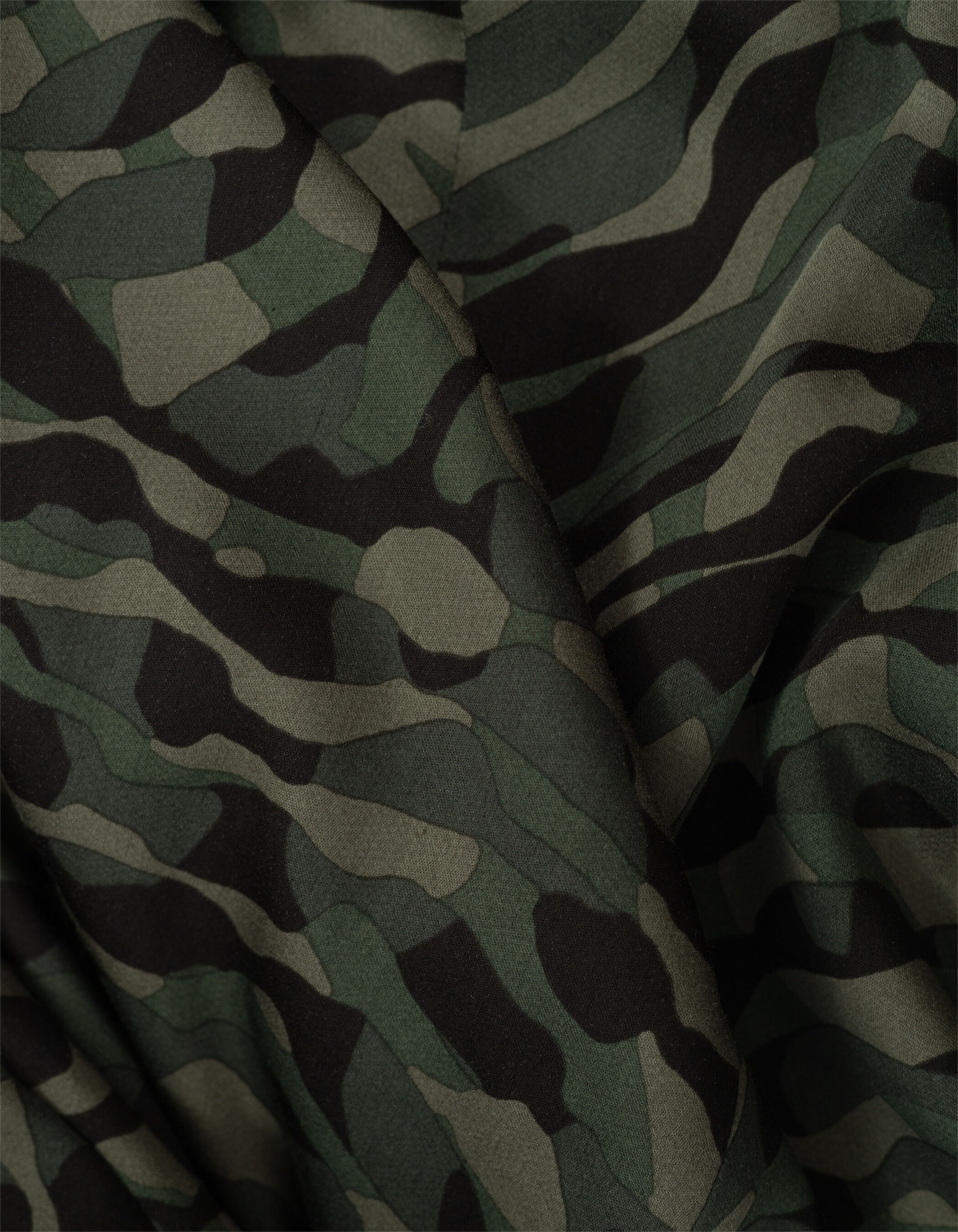 Chaqueta de traje con estampado de camuflaje caqui fluido IKKS