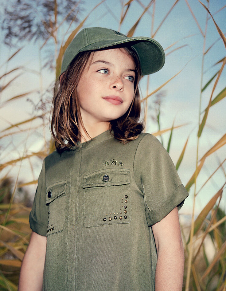 Vestido bronce con tachuelas y bordados detrás niña-8