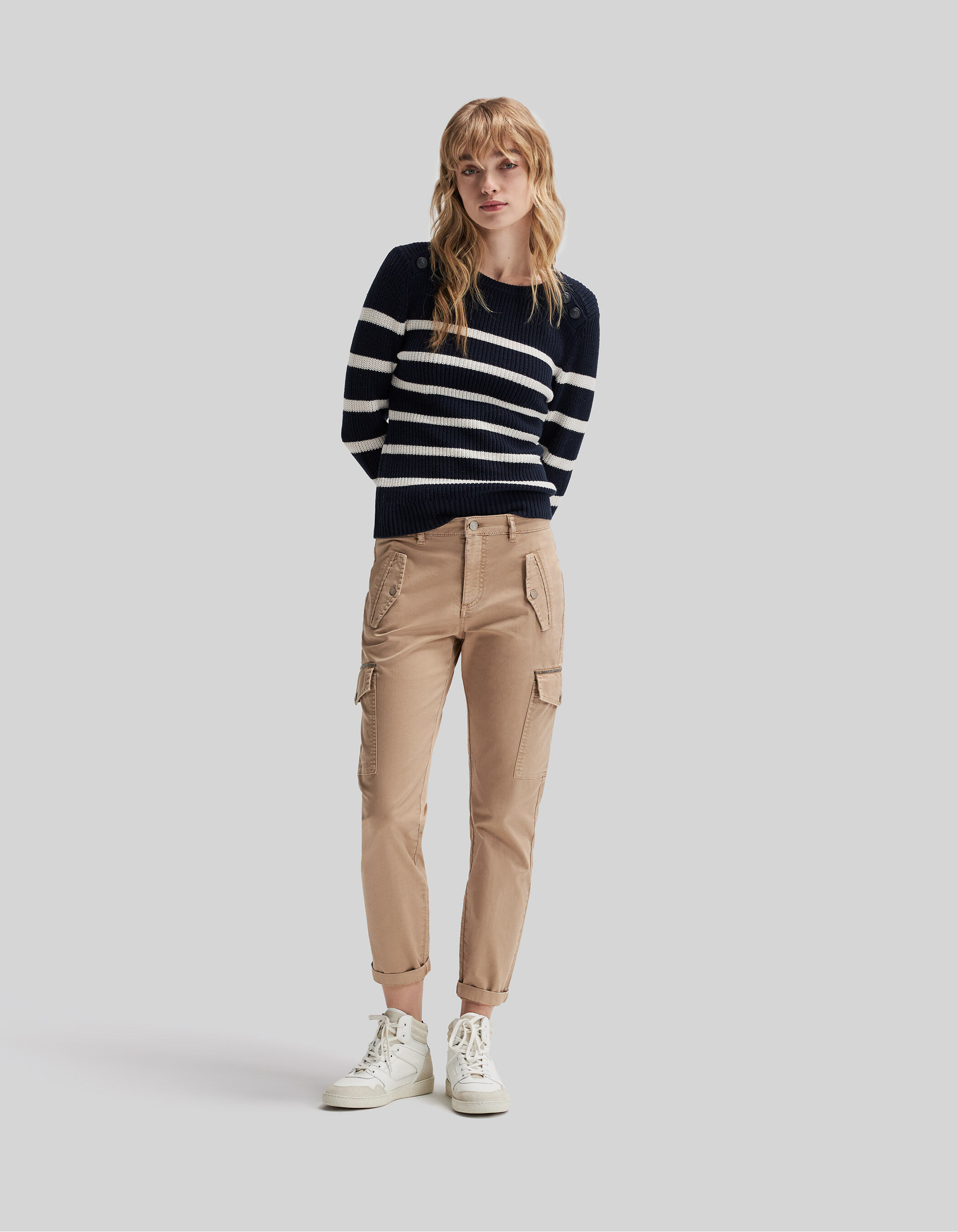 Women s camel cropped cargo jeans with pretty braid IKKS