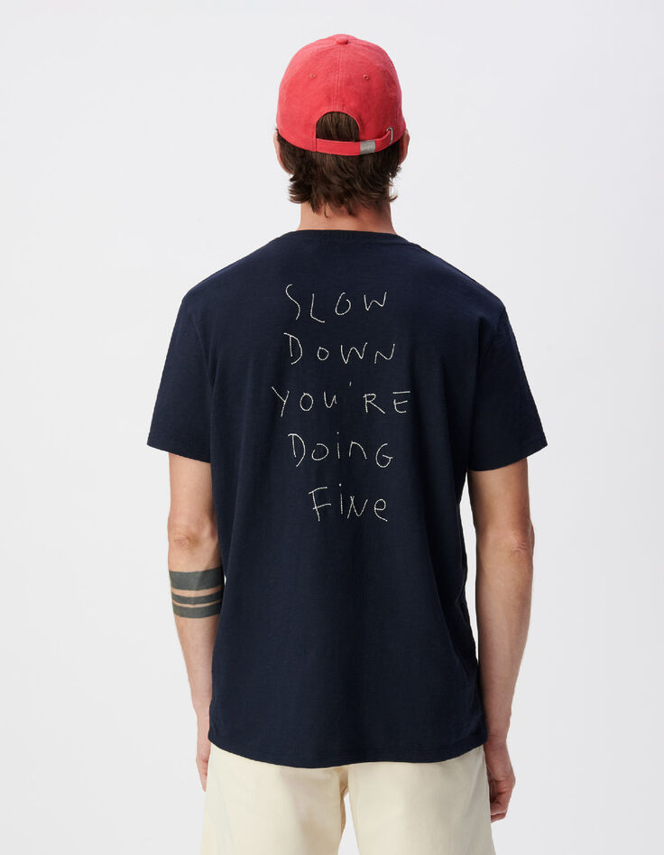 Camiseta azul marino flameado con bordado-4