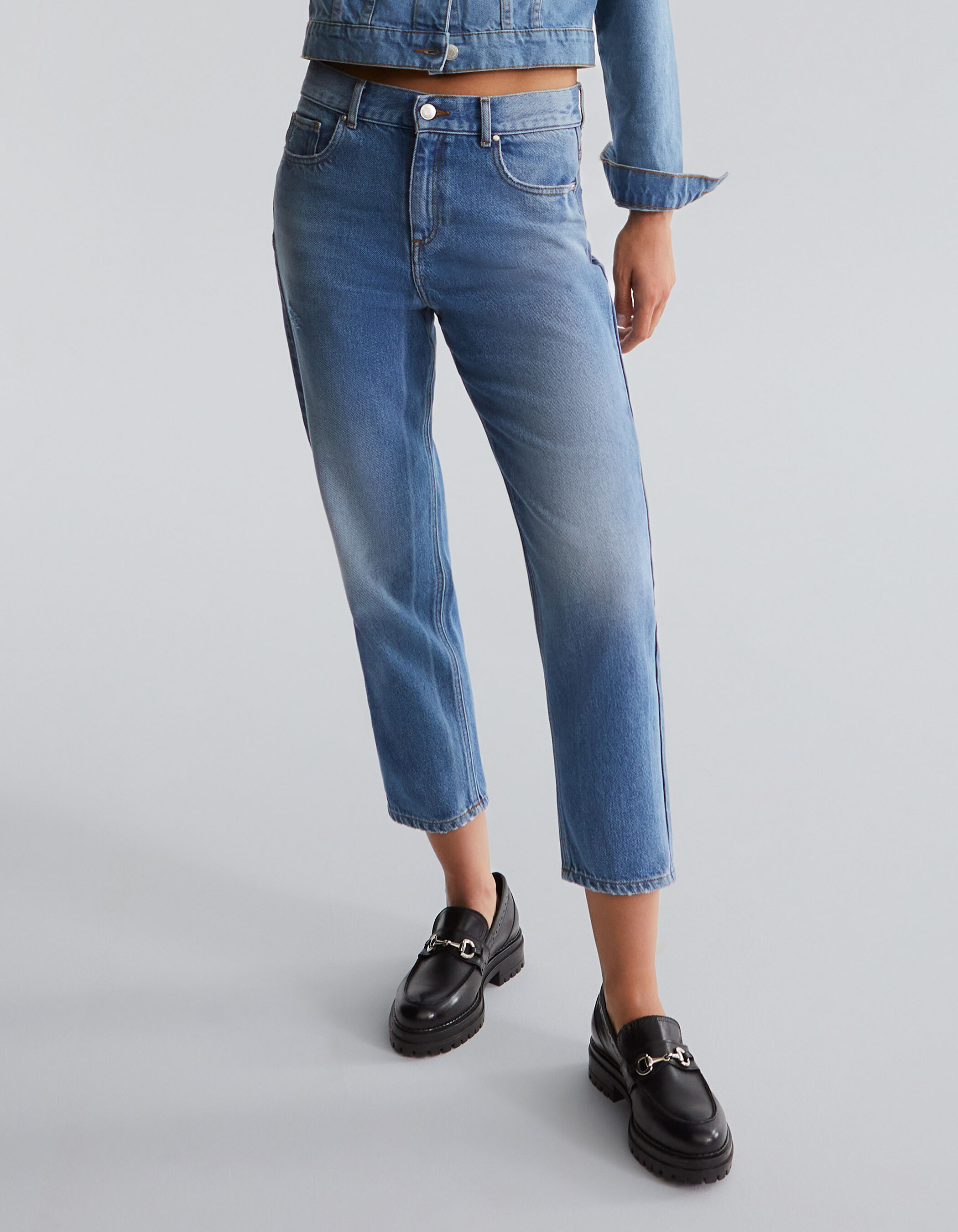 Jeans boyfriend azules cropped tiro bajo Waterless mujer IKKS