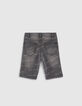 Graue Jungenjeansbermudas mit Print-2