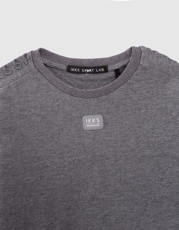 Boys’ grey sport T-shirt, embossed lettering on sleeves - IKKS
