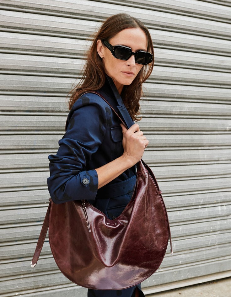 Bolso semiluna burdeos cuero brillante Allane mujer-7 Bolso semiluna burdeos cuero brillante Allane mujer-7