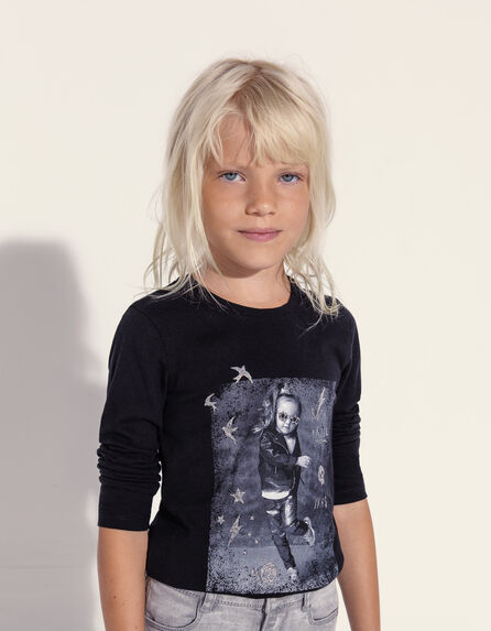 Schwarzes Mädchenshirt mit Mini-Rockerin