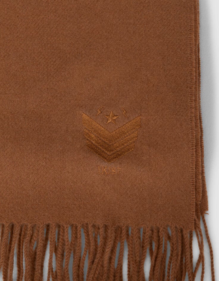 Estola camel de mujer con bordado en espiga-3