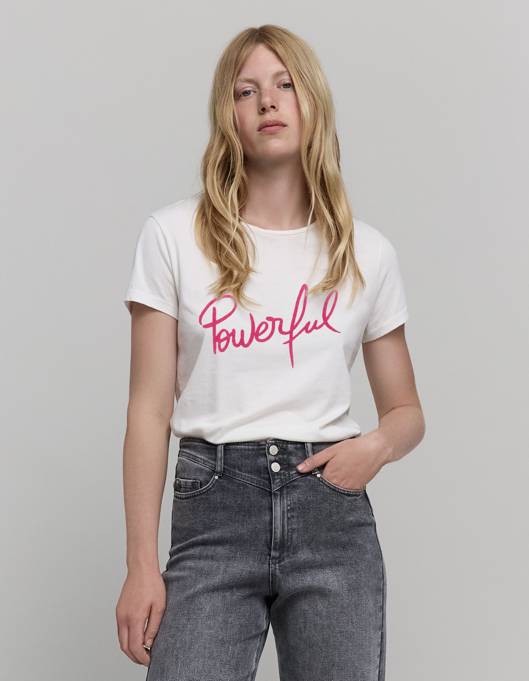 Mujer Camiseta blanca de manga corta con mensaje bordado IKKS