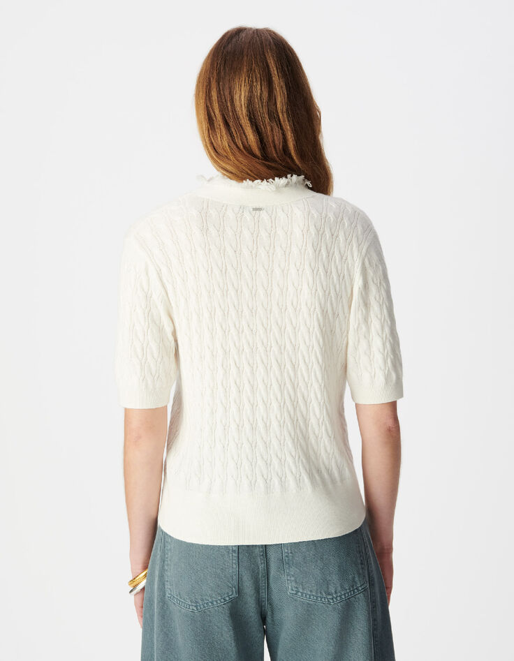 Wei&szlig;e STRICKJACKE f&uuml;r Damen aus Zopfstrick mit kurzen &Auml;rmeln-3