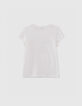 Camiseta blanco roto con mensaje y coletero ni&ntilde;a-3