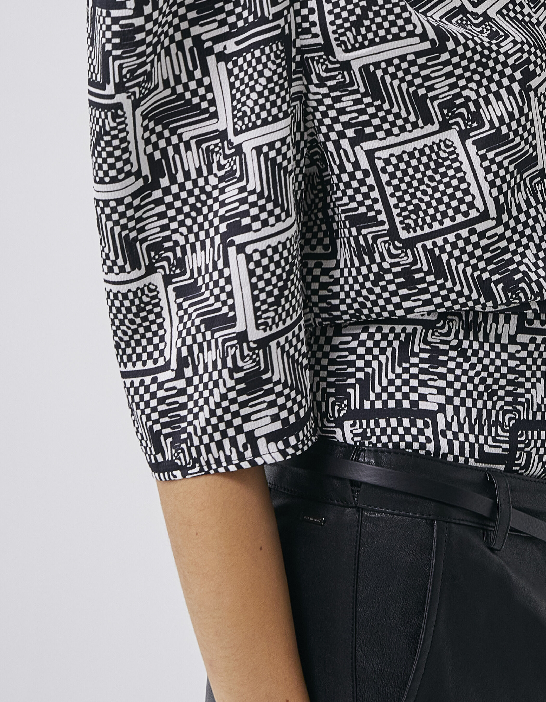 Blouse noire et blanche femme deals